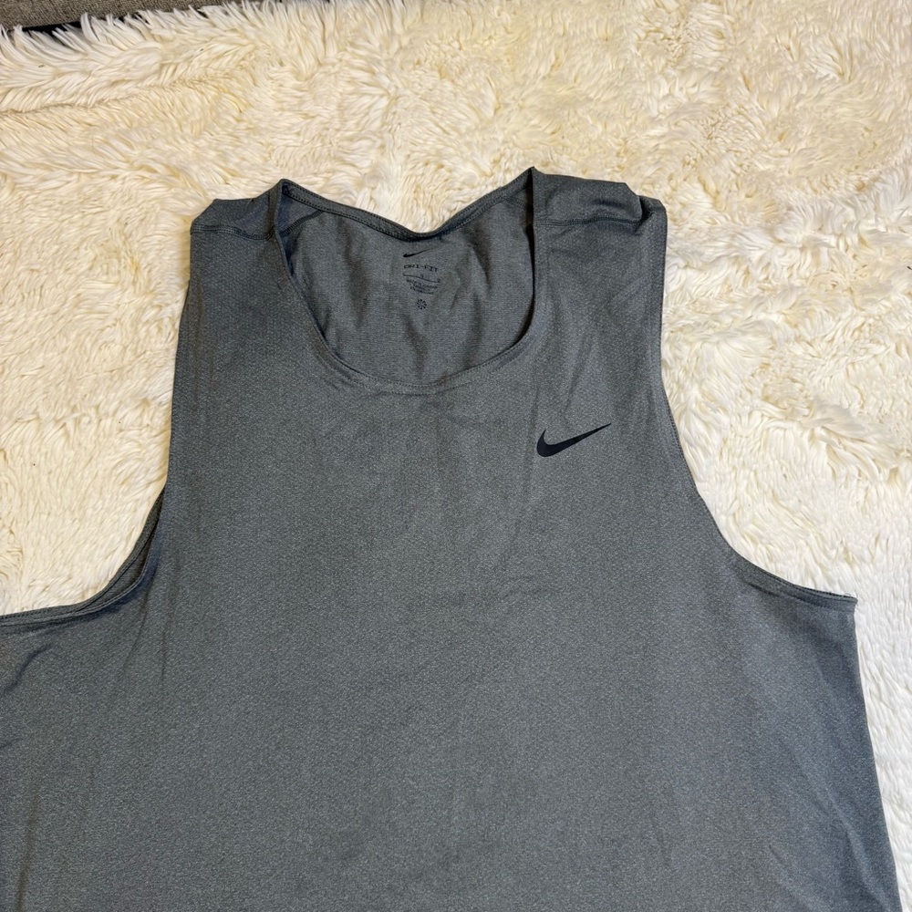Nike men’s dark gray dri fit tank Top large standard fit lightweight - Picture 2 of 6
